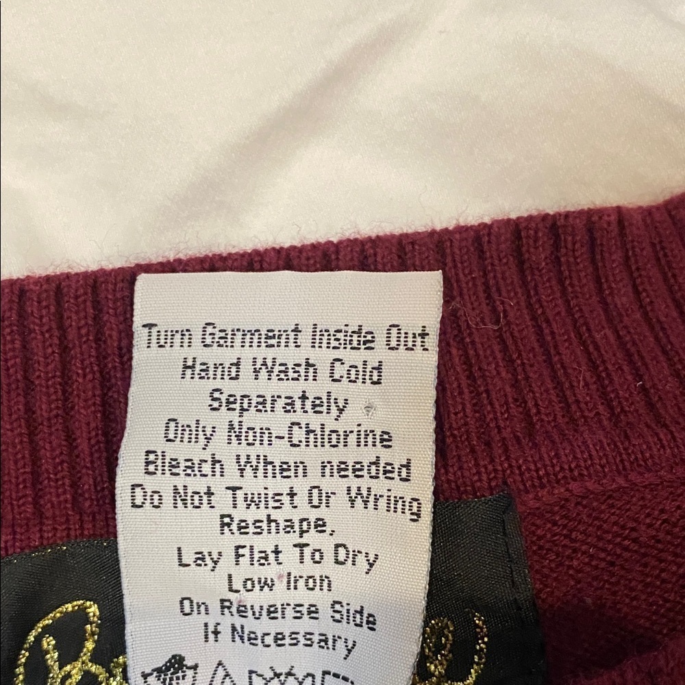 Bob Mackie Wearable Art Vintage Women's Burgundy Paisley Knit Sweater. Size 2X. - Picture 11 of 16